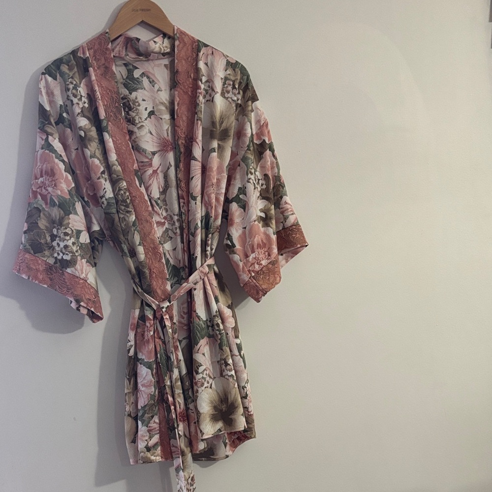 La Vie En Rose Floral Kimono Robe - Pink and Green